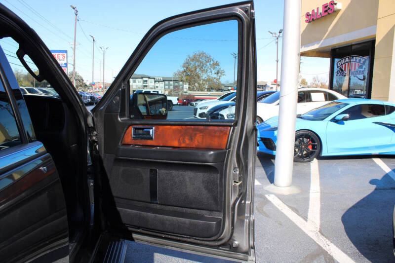 2017 Lincoln Navigator Select