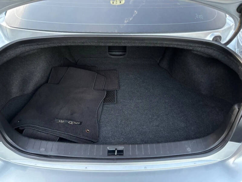 2015 Infiniti Q50 Premium