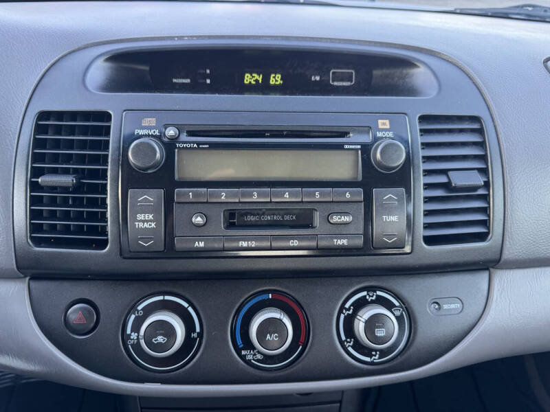 2005 Toyota Camry LE V6