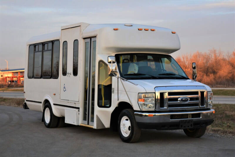 Used 10 Ford E 350 For Sale In Decorah Ia Carsforsale Com