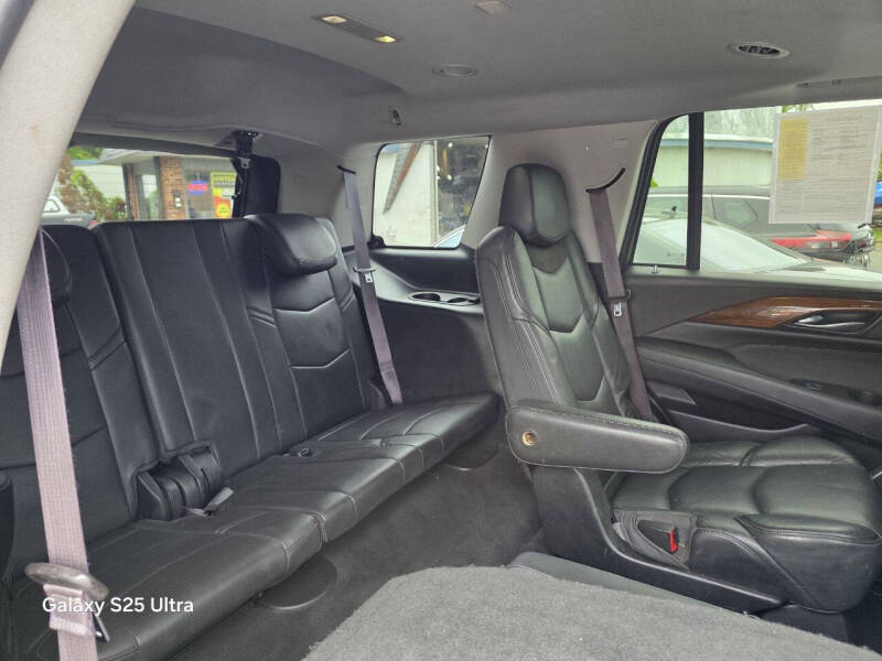 2017 Cadillac Escalade Luxury