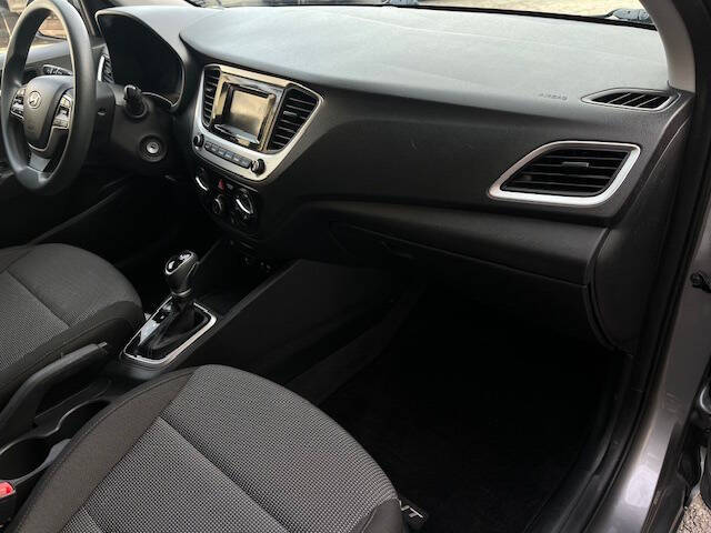 2022 Hyundai Accent SE