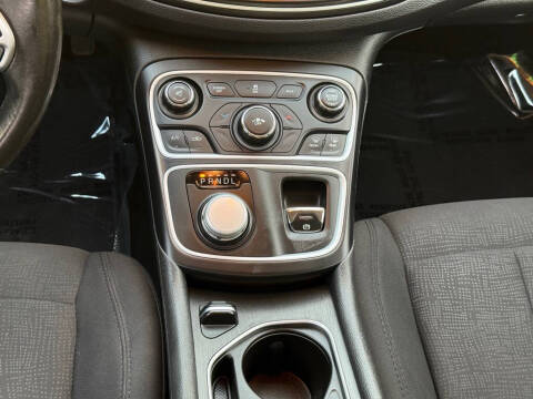 2016 Chrysler 200 Touring