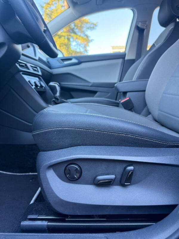 2023 Volkswagen Taos SE 4Motion