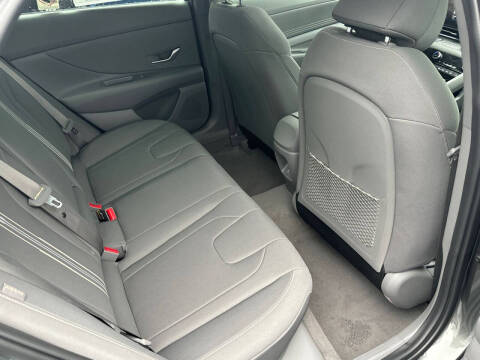 2025 Hyundai Elantra SEL Convenience