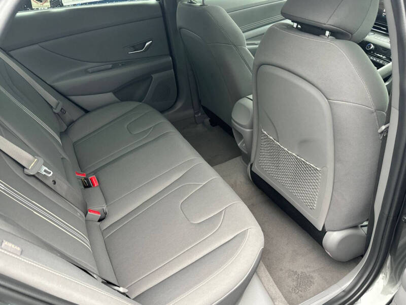 2025 Hyundai Elantra SEL Convenience