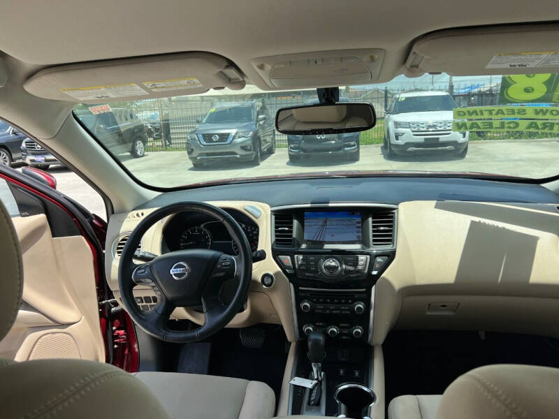 2018 Nissan Pathfinder SV