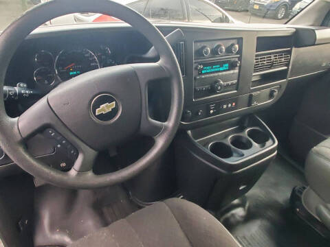 2023 Chevrolet Express 2500