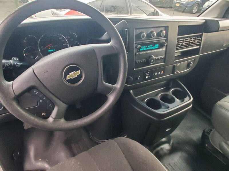 2023 Chevrolet Express 2500