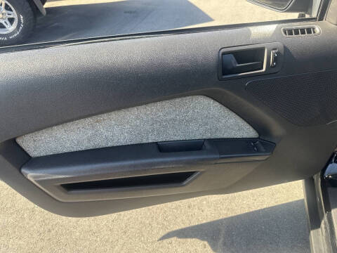 2010 Ford Mustang V6