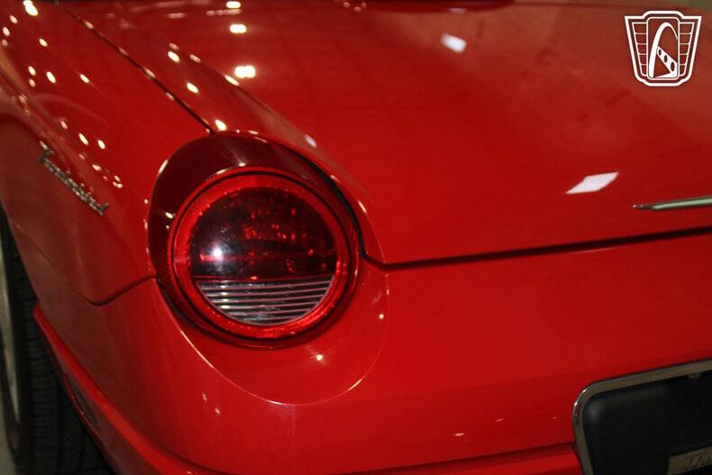 2002 Ford Thunderbird Deluxe