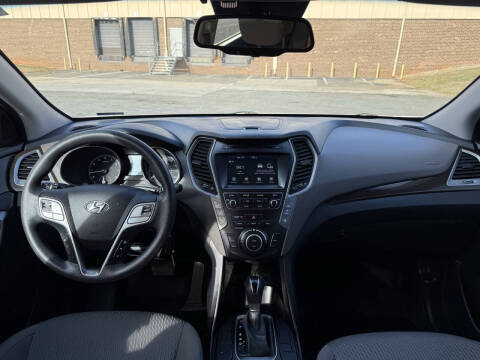 2017 Hyundai Santa Fe SE