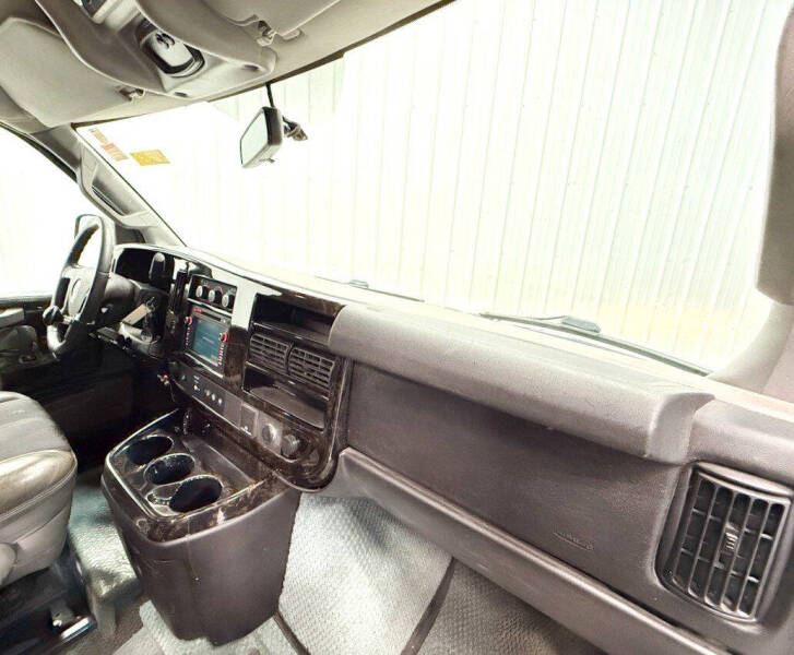 2016 GMC Savana 2500