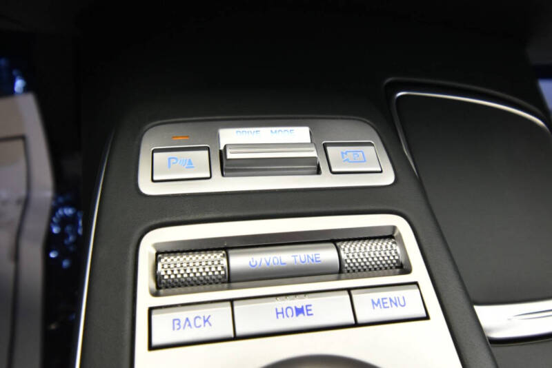 2022 Genesis GV70 2.5T Standard