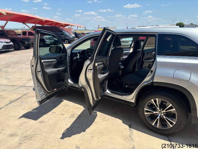 2017 Toyota Highlander LE