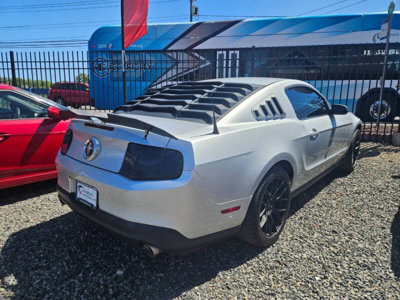 2012 Ford Mustang V6