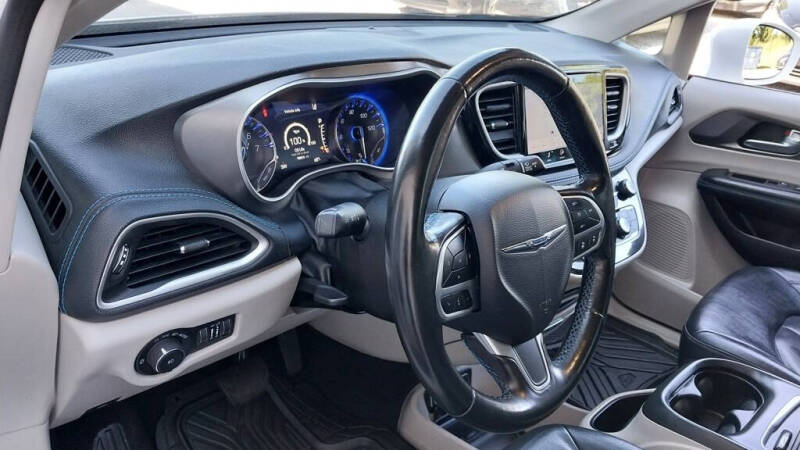 2021 Chrysler Pacifica Touring L