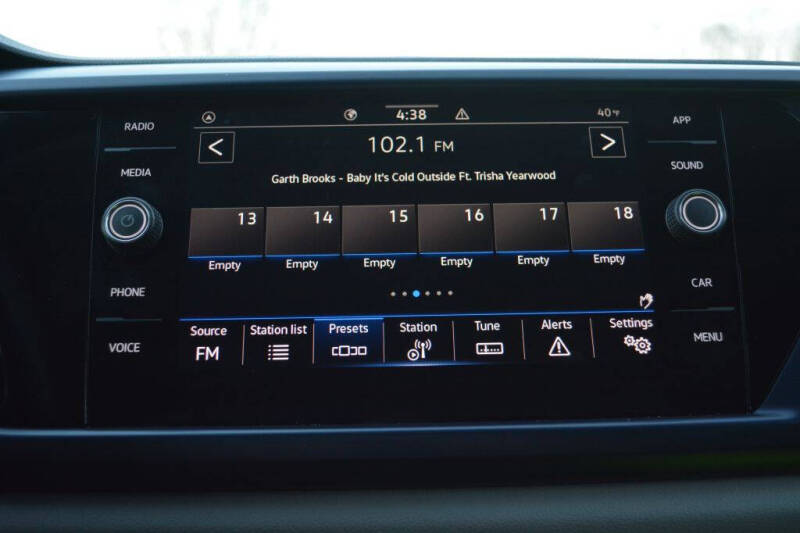 2023 Volkswagen Taos SE