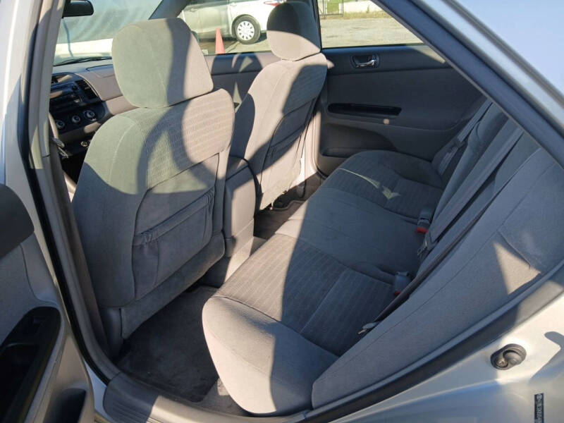 2005 Toyota Camry LE