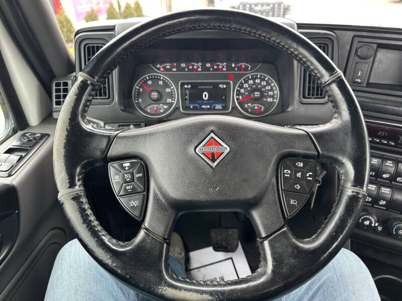 2021 International RH613