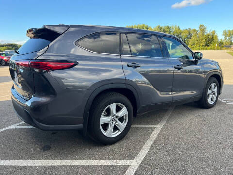 2021 Toyota Highlander LE