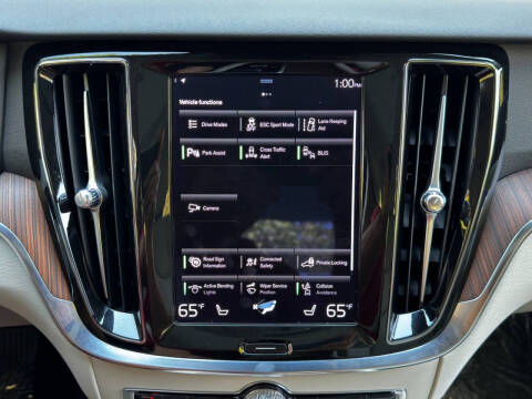 2022 Volvo S60 B5 Momentum