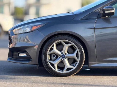 2017 Ford Focus ST