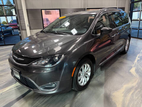 2018 Chrysler Pacifica Touring L Plus