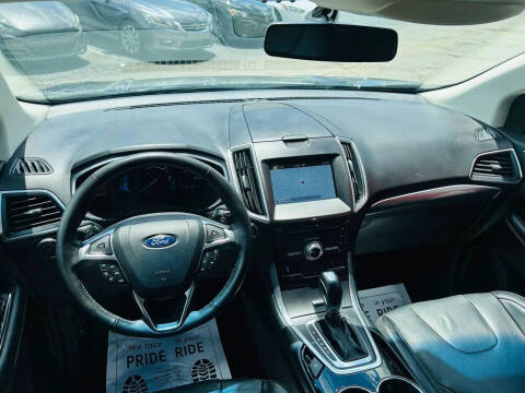 2017 Ford Edge Titanium