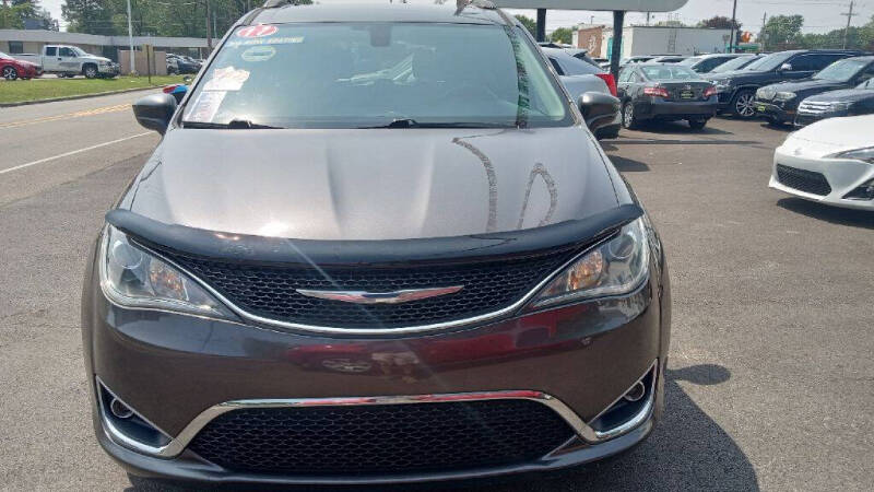 2017 Chrysler Pacifica Touring-L