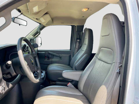 2025 Chevrolet Express 2500