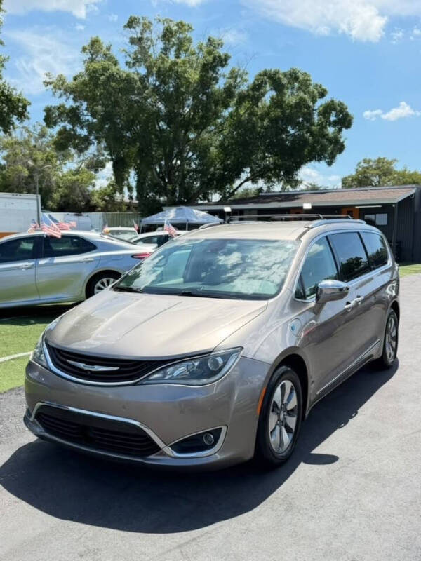 2018 Chrysler Pacifica Hybrid Limited