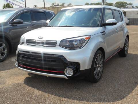 2019 Kia Soul for sale at STRAHAN AUTO SALES INC in Hattiesburg MS