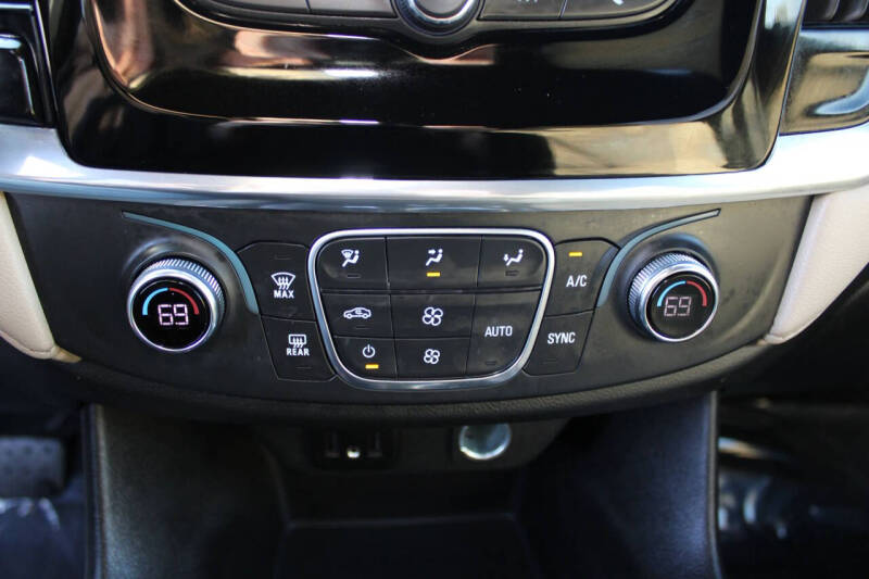 2022 Chevrolet Traverse LS