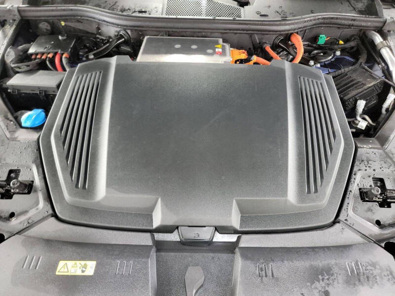 2021 Audi e-tron quattro Premium