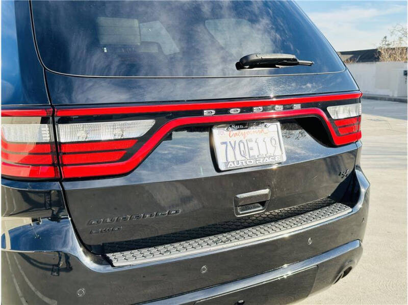 2017 Dodge Durango R/T photo 16