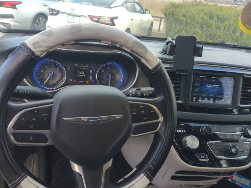 2020 Chrysler Voyager LXi