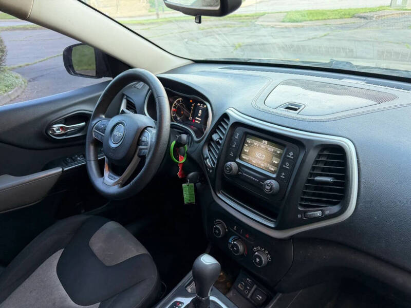 2014 Jeep Cherokee Sport