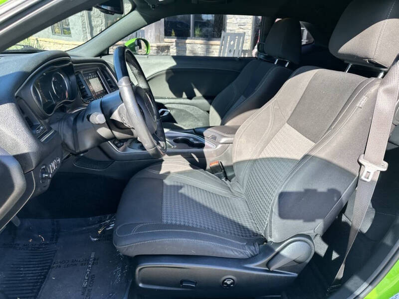 2017 Dodge Challenger SXT