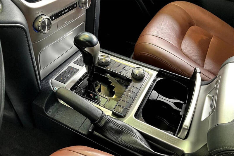 2020 Toyota Land Cruiser