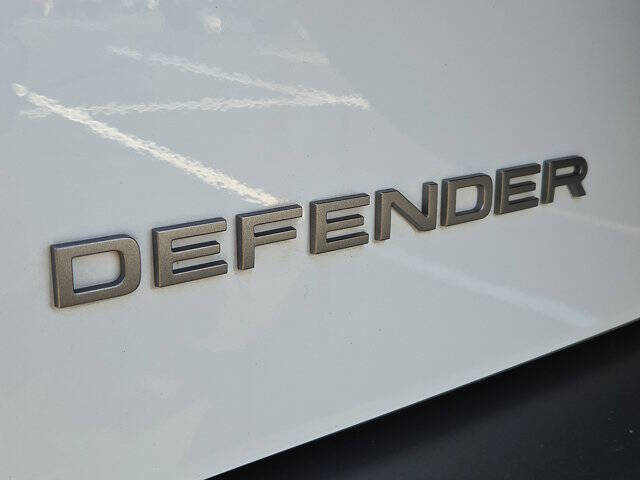 2024 Land Rover Defender 110 P400 X-Dynamic SE