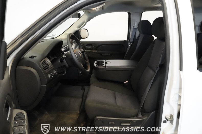 2011 Chevrolet Suburban Fleet 2500