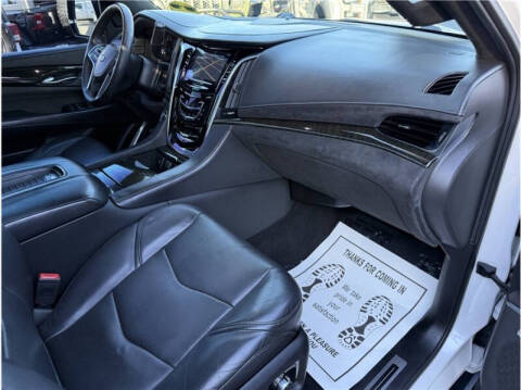 2019 Cadillac Escalade Platinum