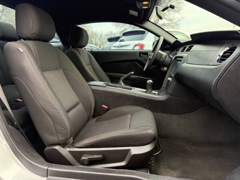 2012 Ford Mustang V6