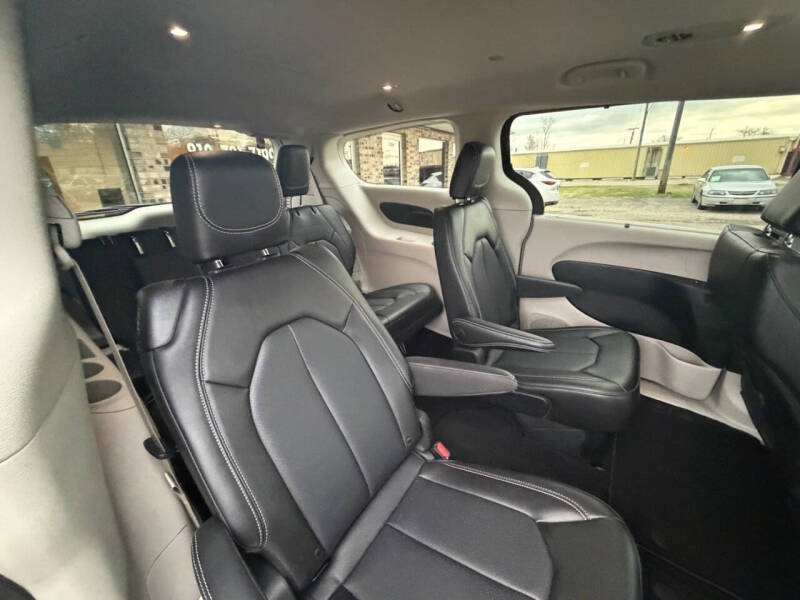 2024 Chrysler Pacifica Touring L
