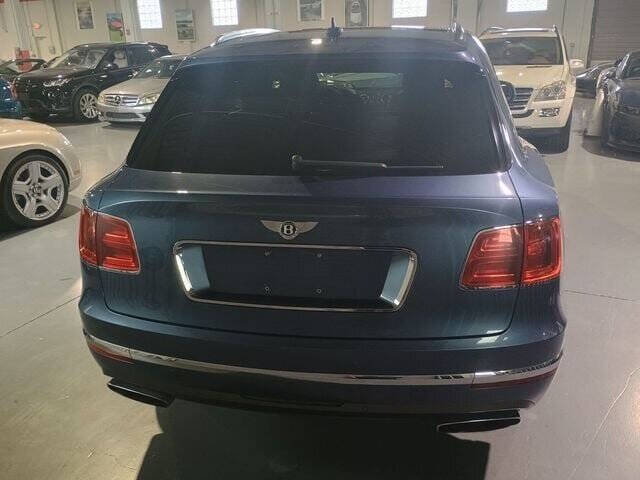2017 Bentley Bentayga 22
