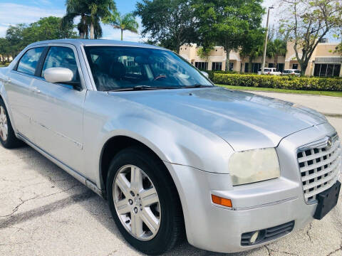 2005 Chrysler 300 for sale at EMPIRE MOTORS CLUB in Port Saint Lucie FL