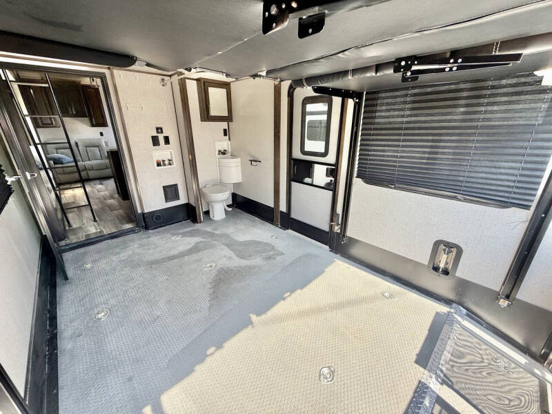 2022 Dutchmen Voltage