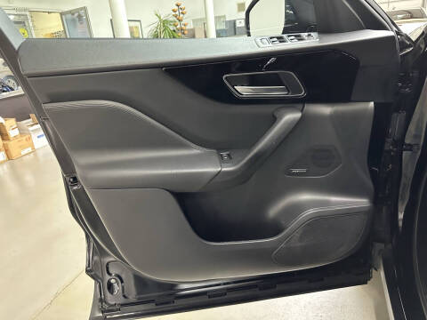 2018 Jaguar F-PACE 25t