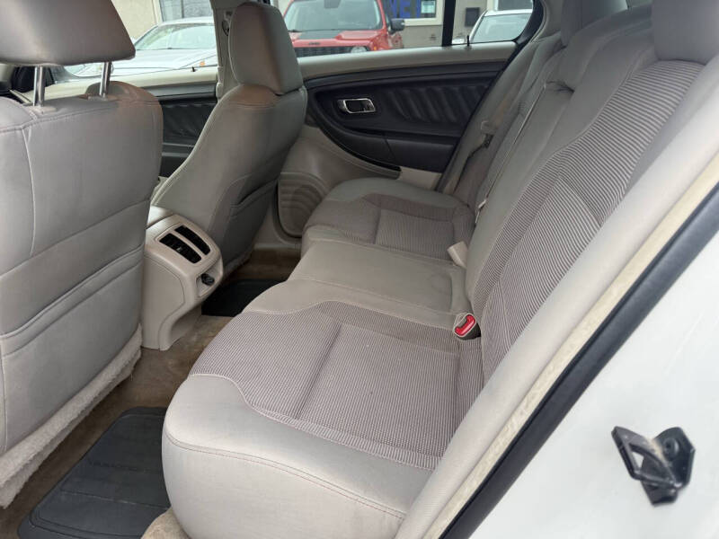 2011 Ford Taurus SEL